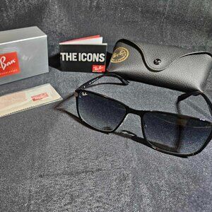 Modern Black Gradient Aviator Sunglasses with Case & Accessories - New